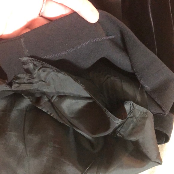 VINTAGE VALENTINO size EU 48 US 12 Velvet Wool Pearl Buttons LBD Elegant Luxury - Picture 13 of 13